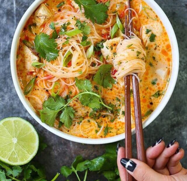 8 Light and Healthy Rice Noodle Recipes